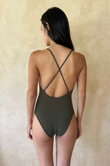 modern-one-piece-swimwear