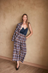 Relaxed fit winter pants worn casually