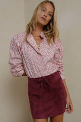 Flattering mini skirt that skims the body without clinging