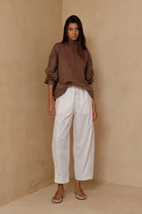 Lightweight women’s pants for warm Australian weather and travel dressing