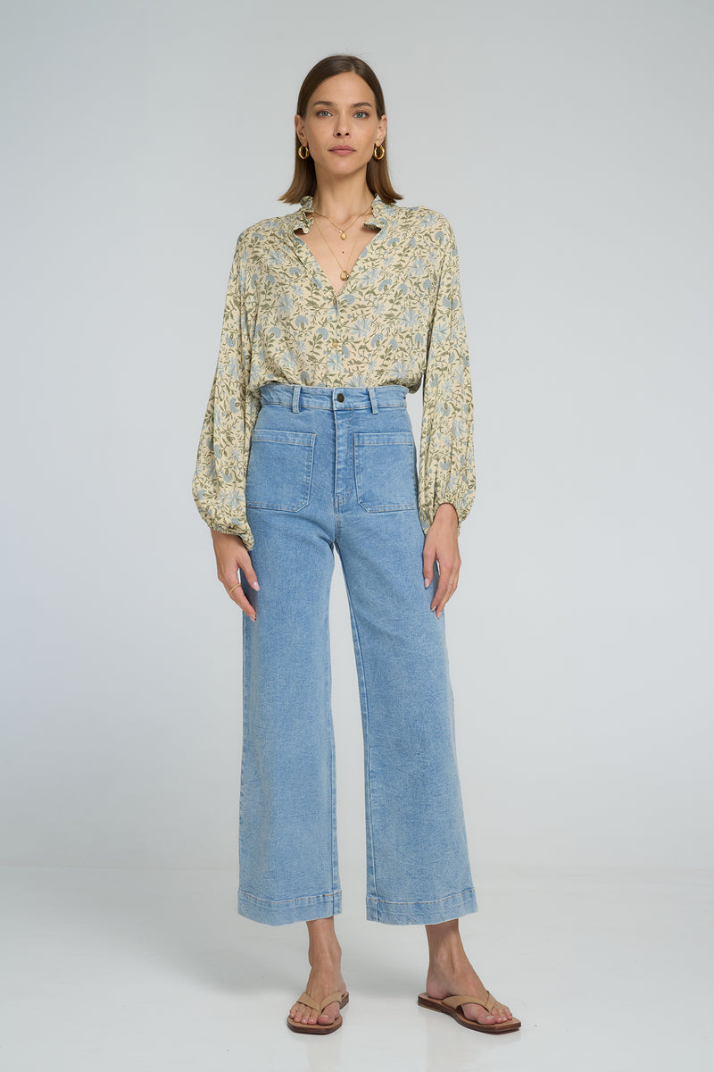 Pale blue stretch denim 7/8 length jean