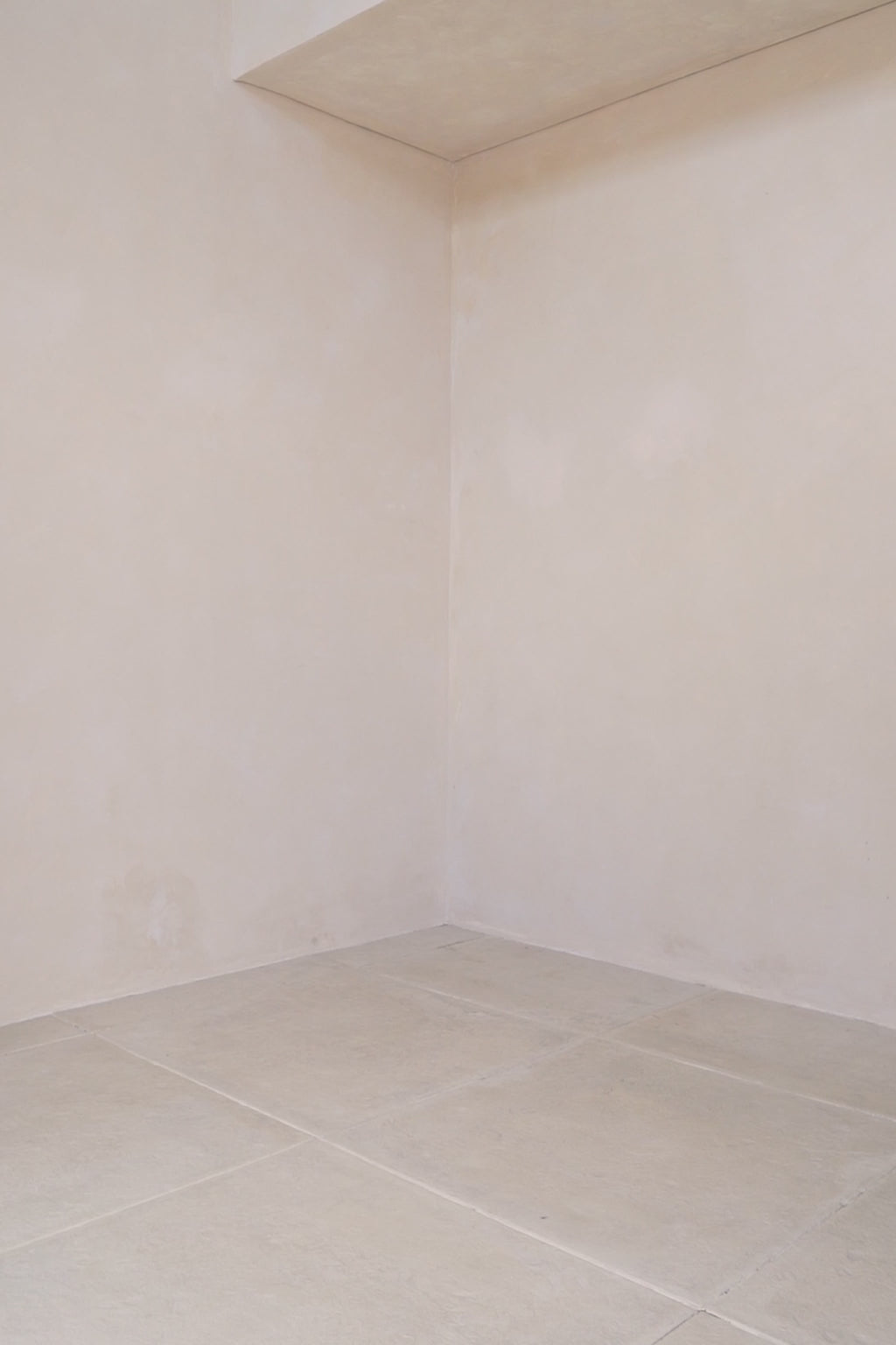 Relaxed and breathable sleeveless linen dress