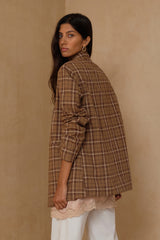 Women’s plaid jacket designed for comfortable everyday layering